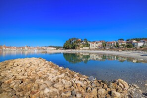 Beach nearby - Apartment Villa Strenja (Rab)