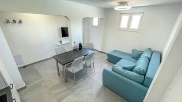 Apartment (A2) | Living area