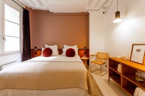 1 habitación, tabla de planchar con plancha, wifi y ropa de cama 