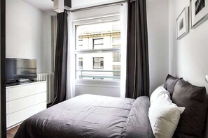 1 bedroom, iron/ironing board, travel cot, WiFi - Habitat Parisien -1BR/1BA-AC -Terrace (Paris)