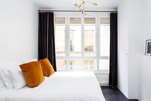 2 bedrooms, iron/ironing board, travel cot, WiFi - Habitat Parisien- 2 BR/2BA - Champs Elysees II (Paris)