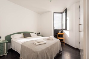 2 bedrooms, in-room safe, iron/ironing board, free WiFi - Apartamento Tramontana 28B by Escape Home (Fornells)