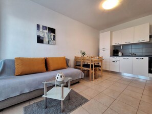 Apart Daire (A3) | Oturma odası