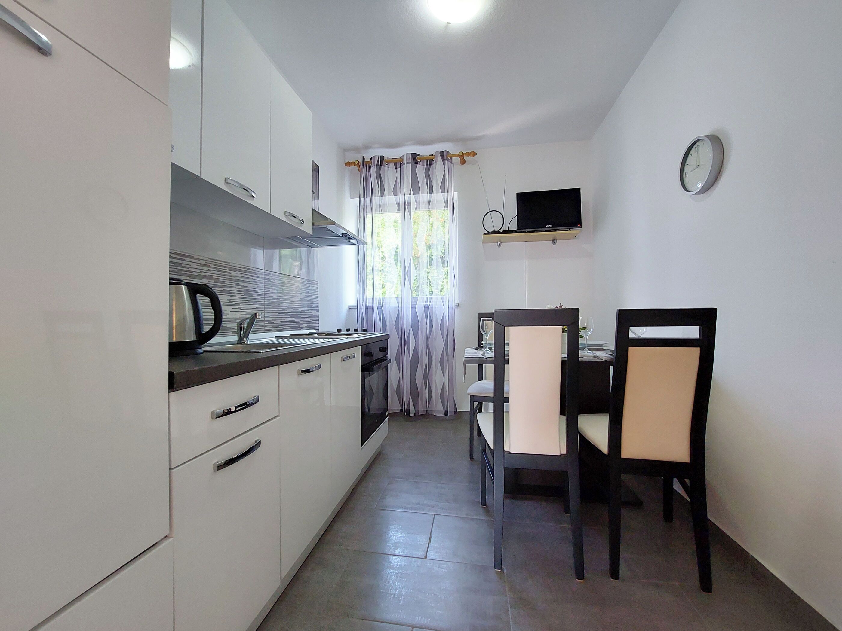 Apartment (A1) | Eigene Küche | Kühlschrank, Herdplatte, Espressomaschine, Wasserkocher