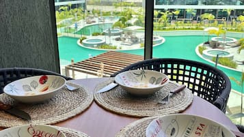 Basic Studio | Dining