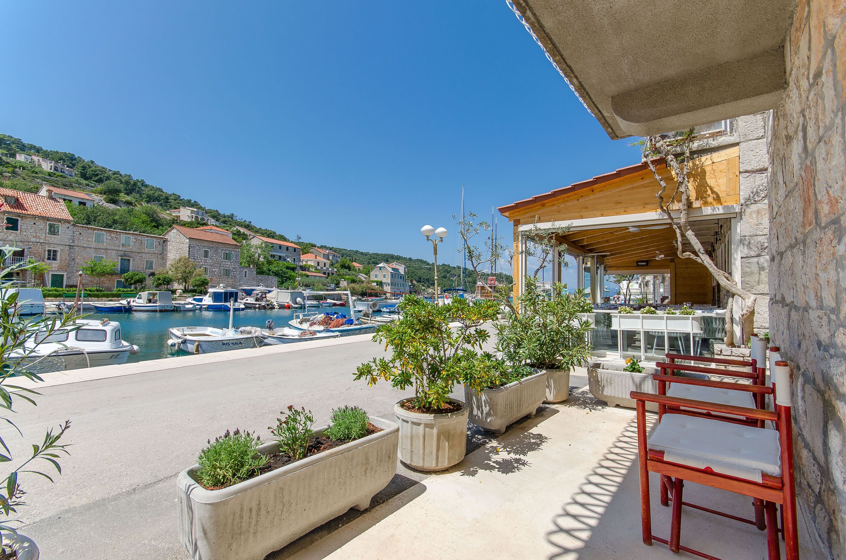 إطلالة على المياه