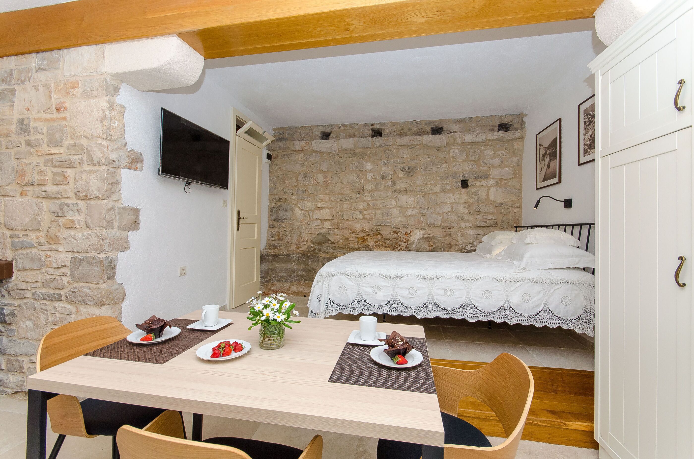 Studio (A1) | Fernseher