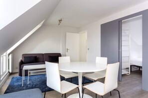 Dining - Cozy apartment near the Pompidou Center (Paris)