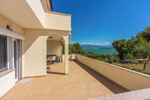 Apartments Star by the sea