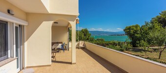 Apartments Star by the sea