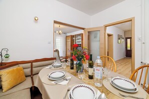 Apartment (A1) | Dining - Apartments Star by the sea (Dobrinj)