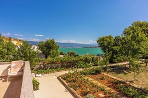 Apartment (A1) | Terrace/patio - Apartments Star by the sea (Dobrinj)