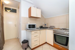 Apartment (A1) | Private kitchen - Apartment Pave by Zamalin Beach (Tribunj)