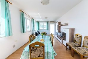 Apartment (A4) | Speisen