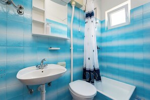 Apartment (A5) | Bathroom | Bathtub - Apartments Ivan i Marija (Lopar)