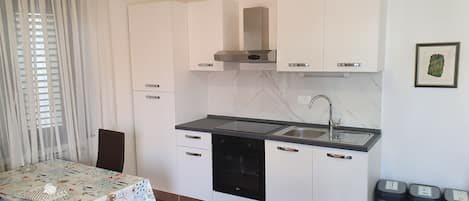 Studio (A1) | Private kitchen