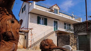 Kiến trúc tòa nhà