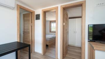 House | Private kitchen | Fridge, oven, stovetop, electric kettle