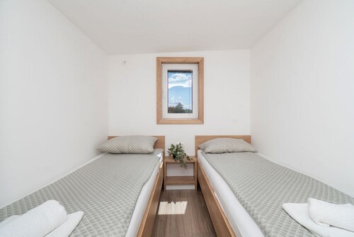 Mobile Home Banovi Dvori III