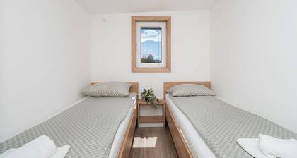 Mobile Home Banovi Dvori III