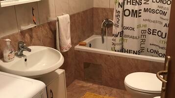 Apartment (A1) | Badezimmer | Badewanne