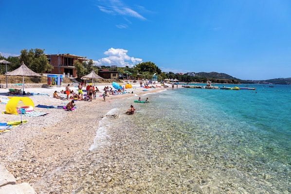 Beach - Apartment Alice (Pakostane)