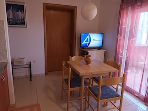 Apartment (A1) | Dining - Apartment Alice (Pakostane)