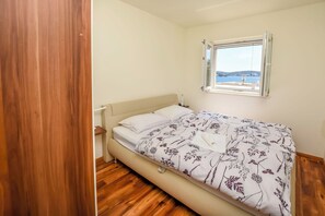 Iron/ironing board, free WiFi - Apartment Slavica (Rogoznica)
