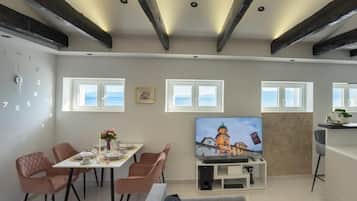 Studio (A1) | Dining