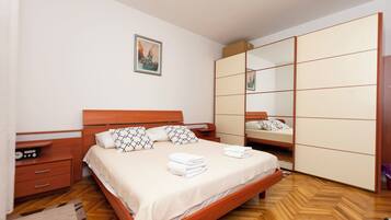 Apartamento (A1) | Ferros/tábuas de passar roupa, Wi-Fi de cortesia