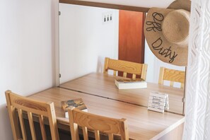 Studio (A6) | Dining - Apartment and Rooms Mrkovic- Steps to Beach&center (Vodice)