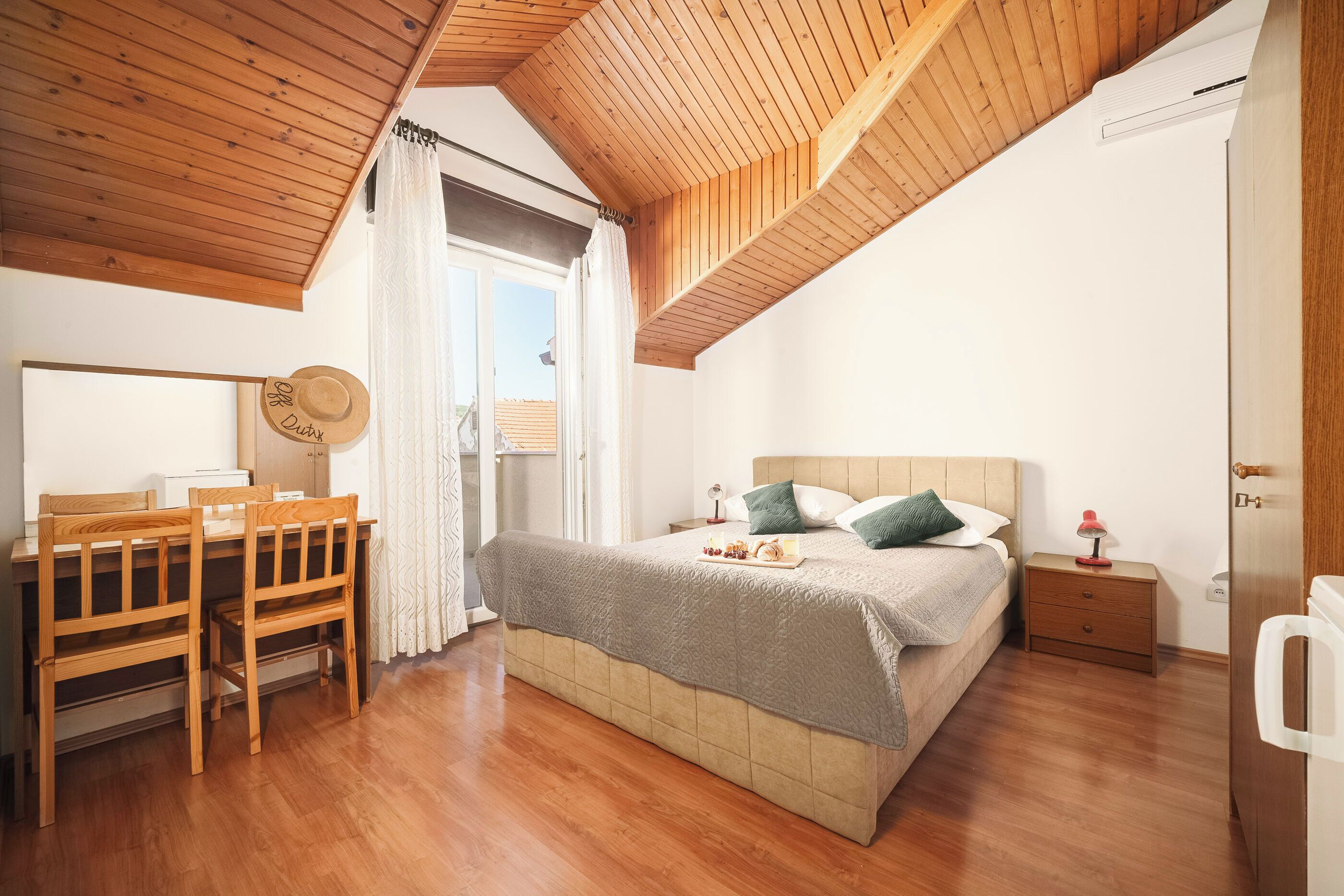 Studio (A7) | Free WiFi