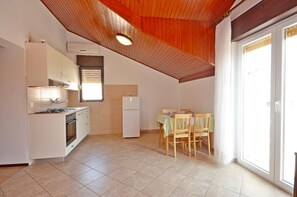 Apartment (A8) | Private kitchen | Fridge - Apartment and Rooms Mrkovic (Vodice)