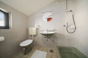 Studio (A6) | Badkamer