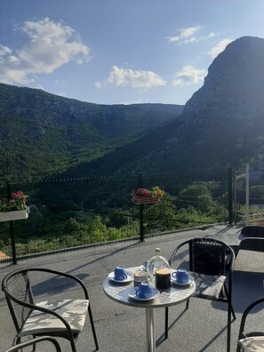 Mountain view - Apartment Roko (Omis)