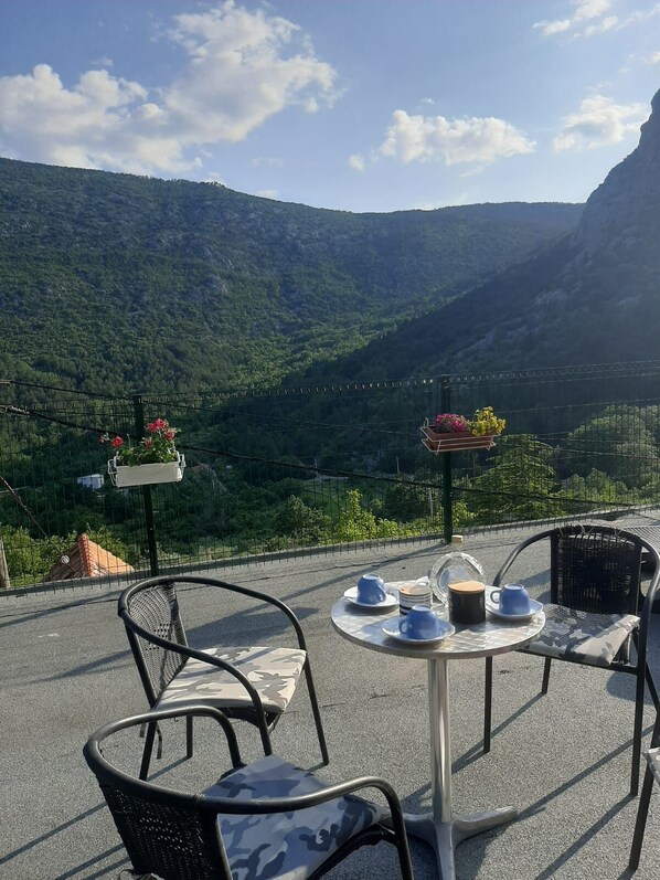 Mountain view - Apartment Podaspilje (Omis)