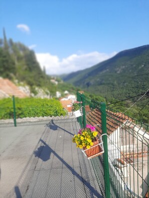 Mountain view - Apartment Roko (Omis)