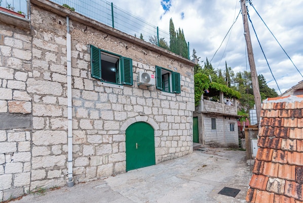 Building design - Apartment Podaspilje (Omis)