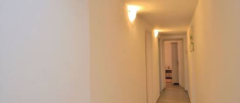 Căn hộ (A1) | Hành lang