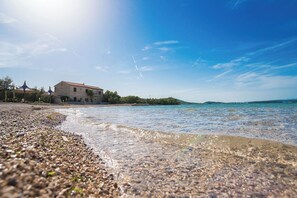 Beach nearby - Apartments Anita (Tkon)