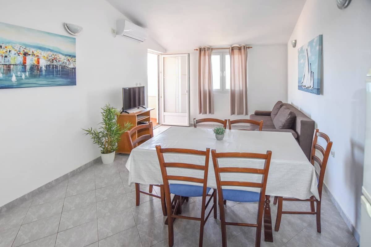 Apartment (A5) | Living area