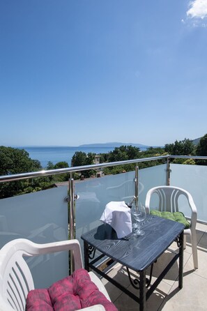 Apartment (A2) | Balcony - Apartments Villa Anna (Opatija)