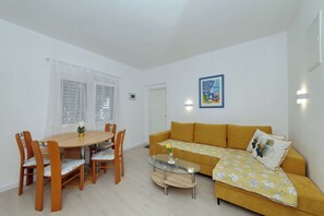 Apartment (A1) | Living room - Apartment Zamalin Seaview (Tribunj)