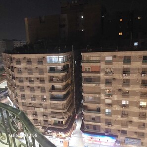 Exterior - Beautiful & luxurious   3-bedroom apartment with AC  l km from pyramids (Cairo)