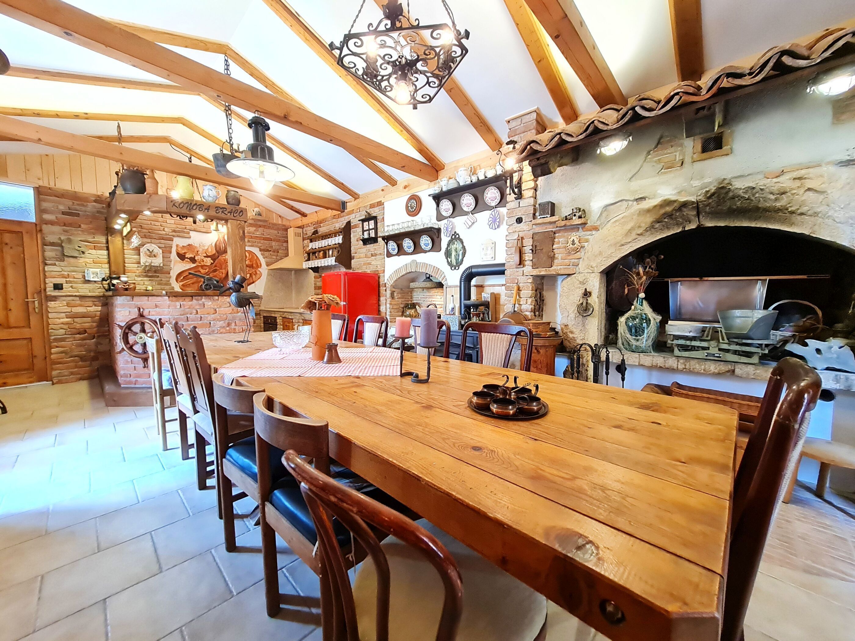 House | Tempat makan