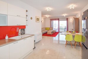 Private kitchen - Apartment Ray of Sunshine (Pasman)