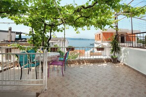 Apartment (A1) | Water view - Apartments Antonija (Omis)