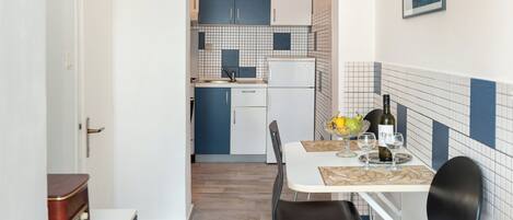 Appartamento (A1) | Cucina privata | Frigorifero, forno, piano cottura, bollitore elettrico