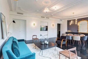 TV, offices - Habitat Parisien - 4BR/4BA Air Con - Opera (Paris)