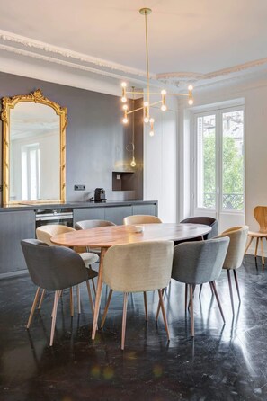 Dining - Habitat Parisien - 4BR/4BA Air Con - Opera (Paris)